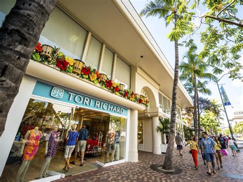 luxury shopping in Hawaii 2023